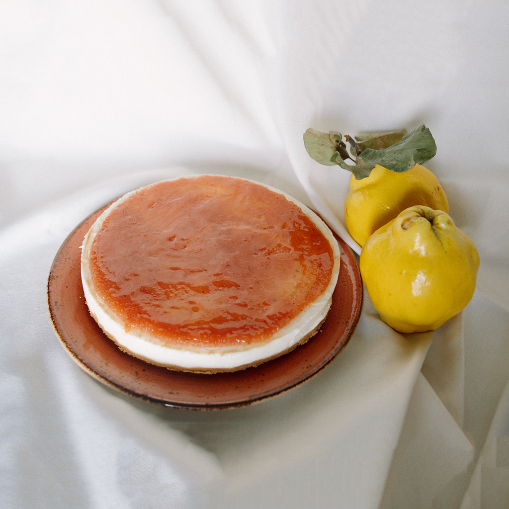 UND 1 TARTA QUESO CON MEMBRILLO 1.7KG (16 RACIONES)